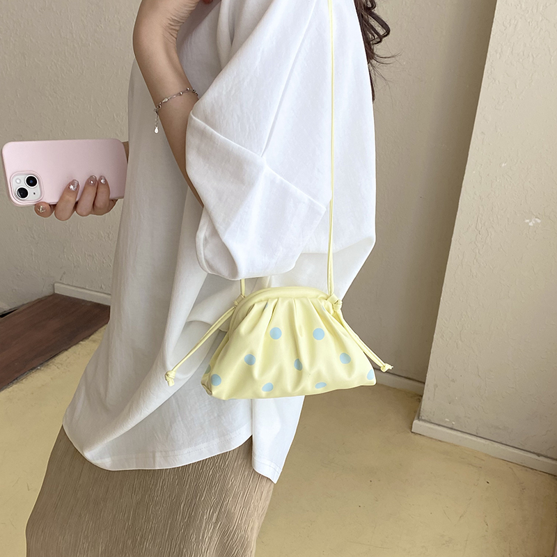 MOODS กระเป๋าถือและกระเป๋าสะพา - Luxury Bags Casual บทวิจารณ์และราคา